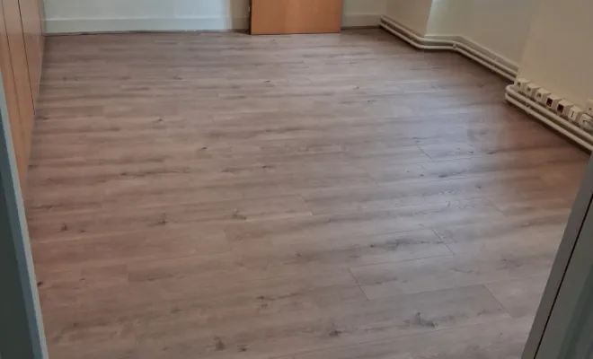 Pose de parquet dans une sous préfecture, Nevers, Décors Sols Plafonds